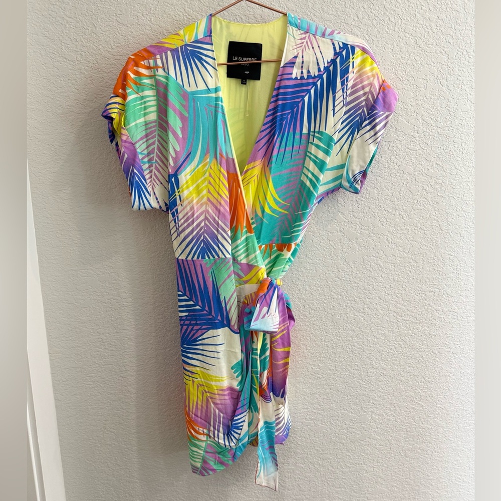 Le Superbe Multicolor Tropical Wrap Dress size 4. New w/o tags